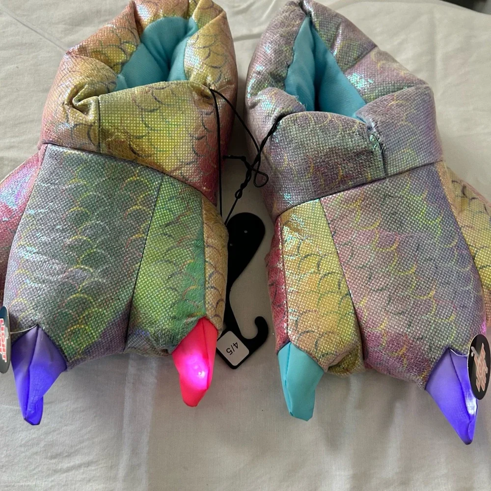 NWT Light-Up Mermaid Monster Claw Slippers-Big Girl Size 4/5